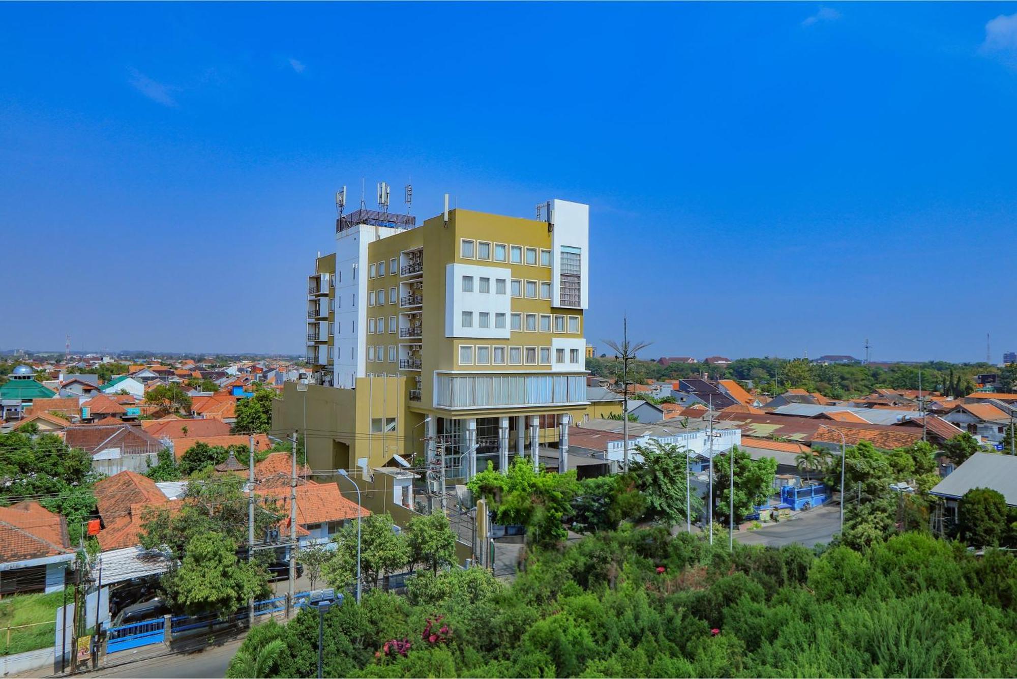Hotel Dafam Pekalongan Buitenkant foto