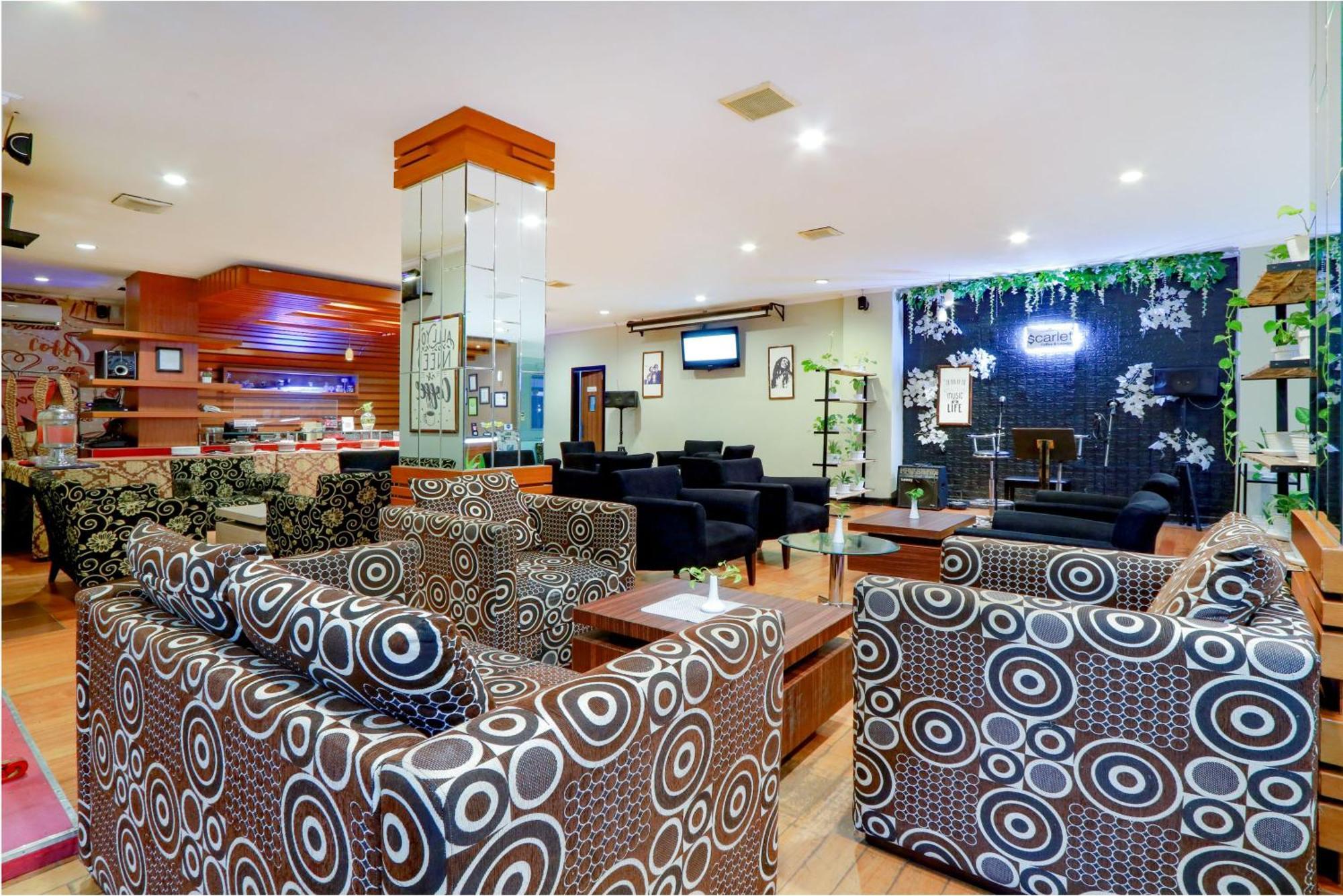Hotel Dafam Pekalongan Buitenkant foto