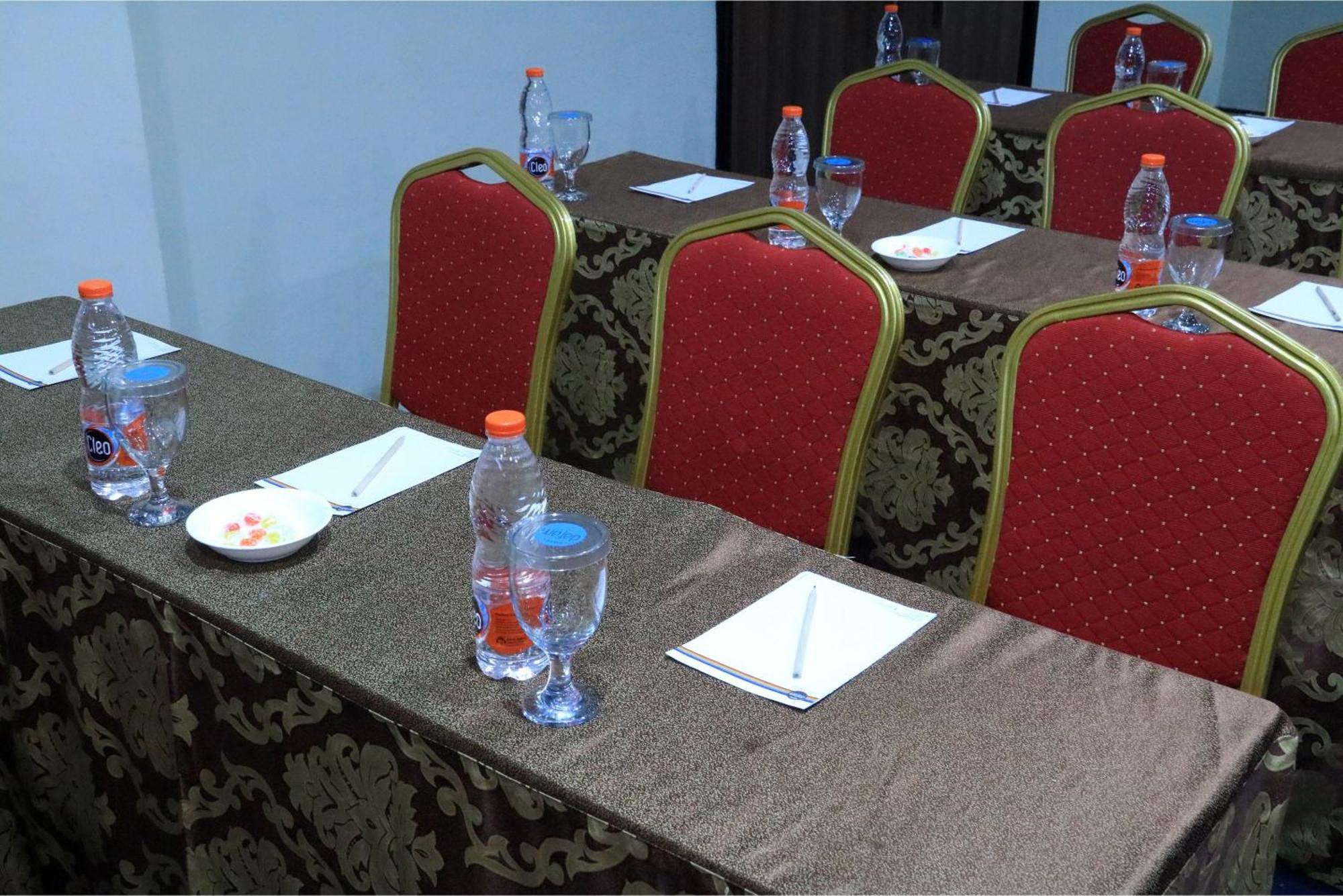 Hotel Dafam Pekalongan Buitenkant foto