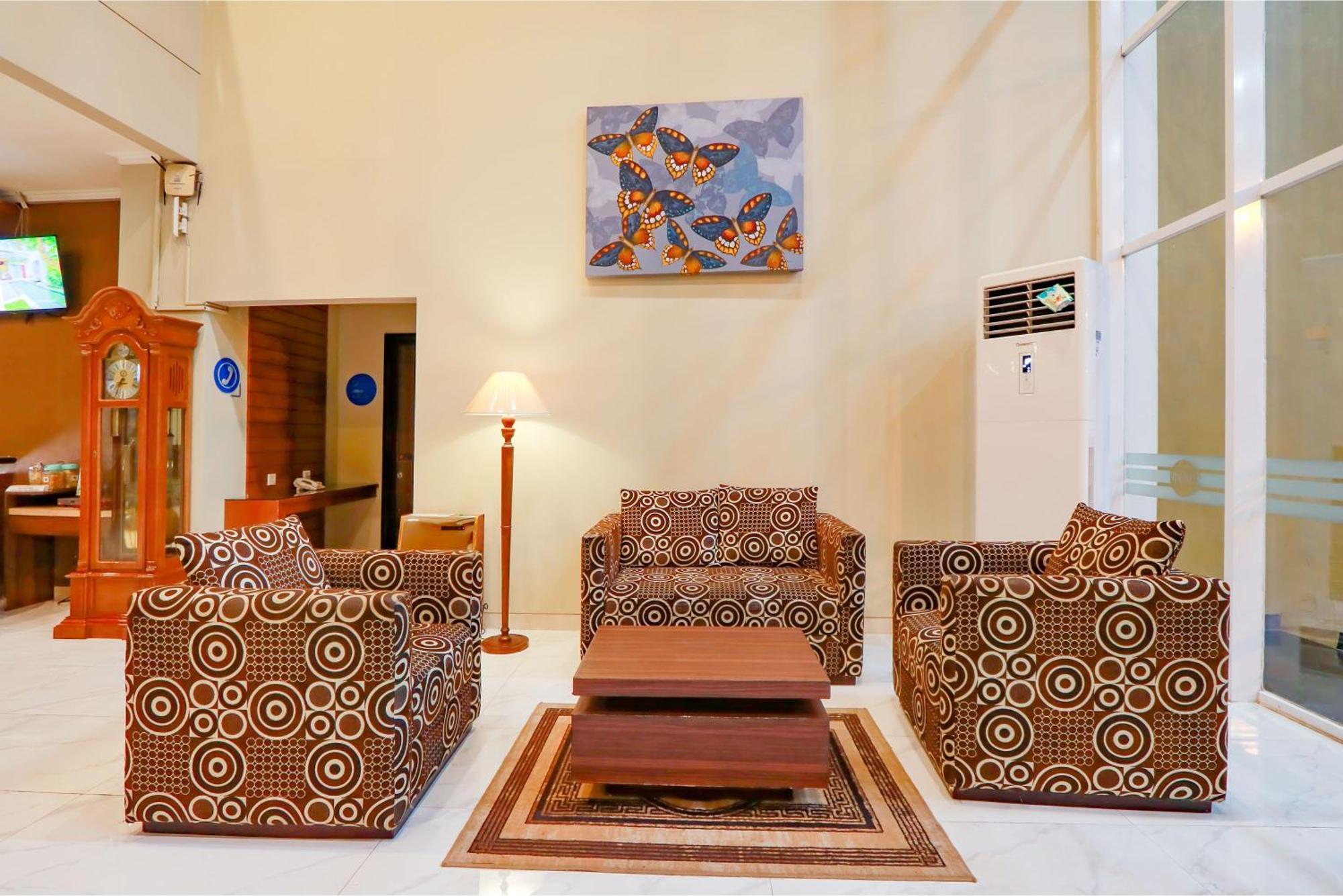 Hotel Dafam Pekalongan Buitenkant foto