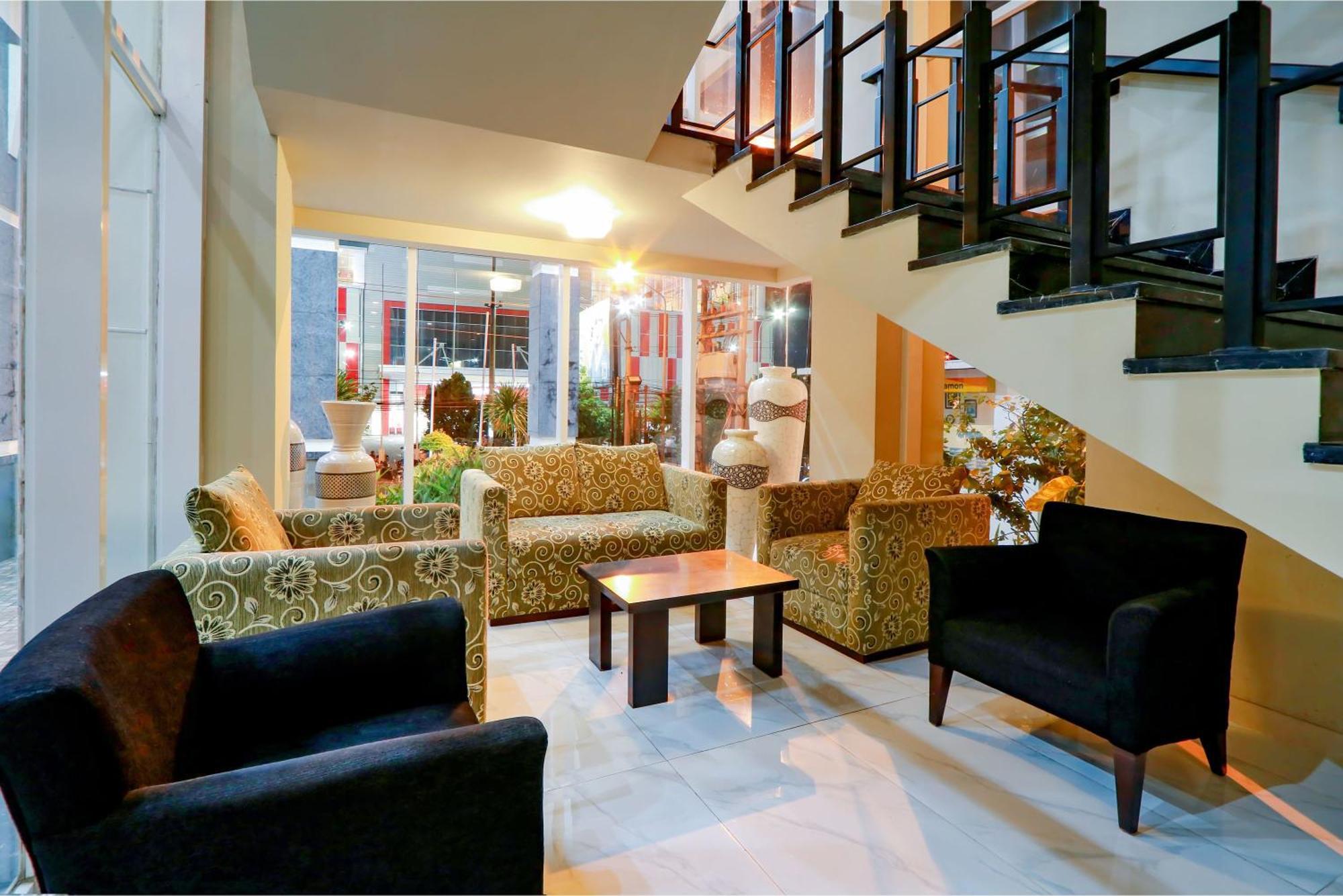Hotel Dafam Pekalongan Buitenkant foto