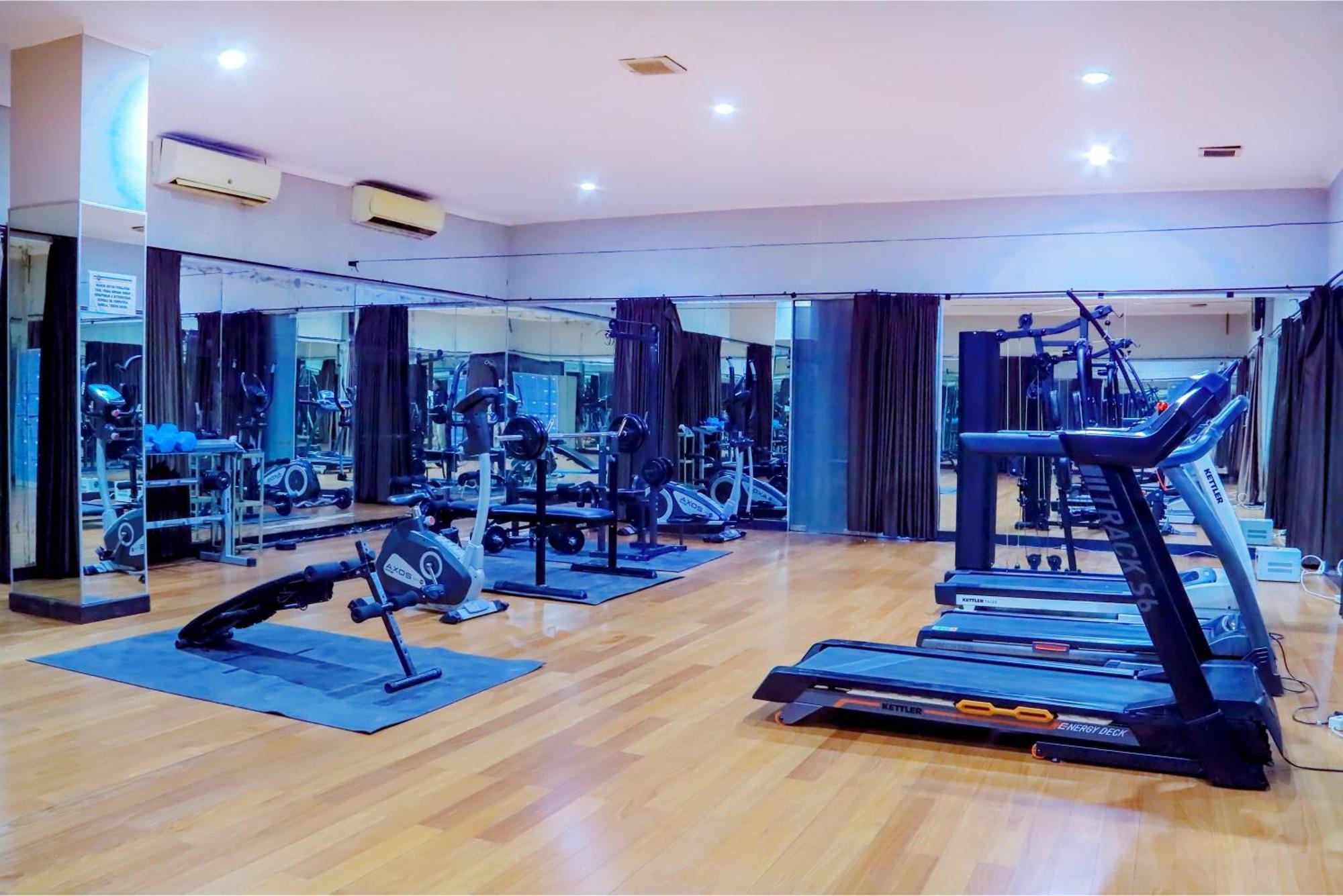 Hotel Dafam Pekalongan Buitenkant foto