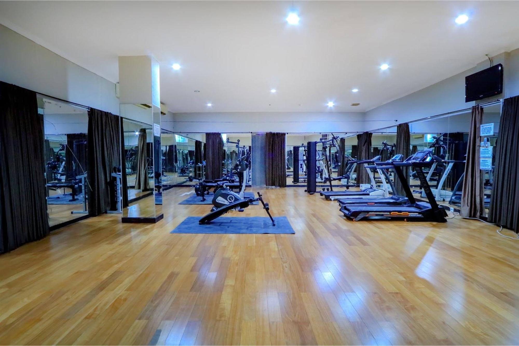 Hotel Dafam Pekalongan Buitenkant foto