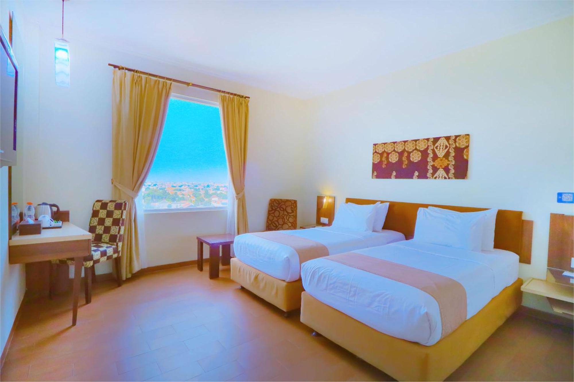 Hotel Dafam Pekalongan Buitenkant foto